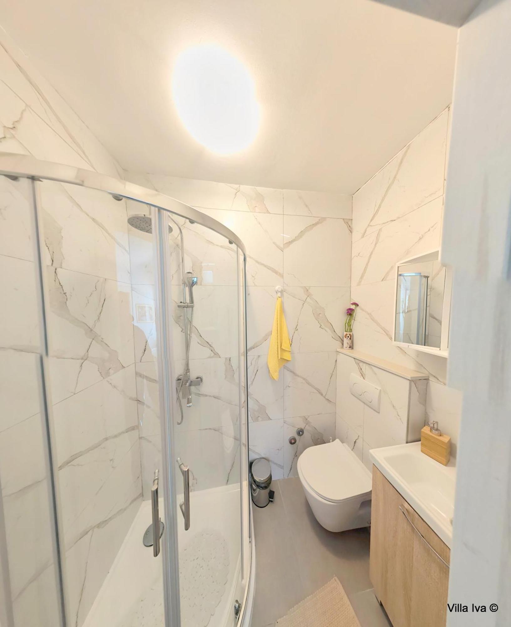 Apartments Iva Omis Exterior photo