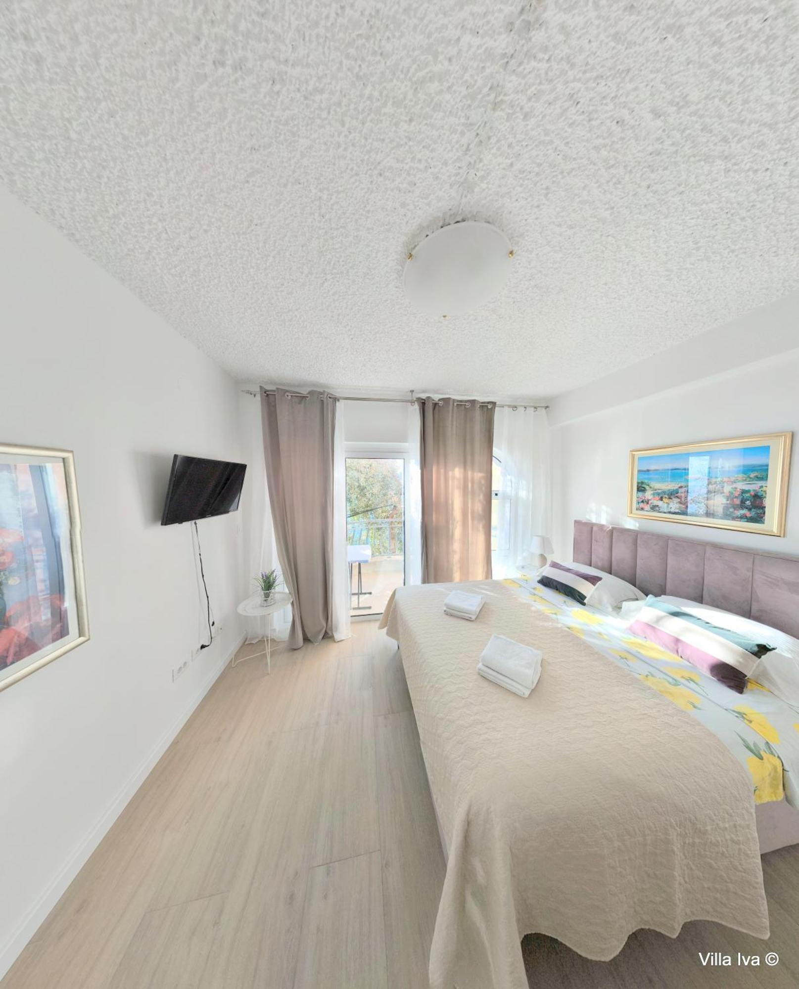 Apartments Iva Omis Exterior photo